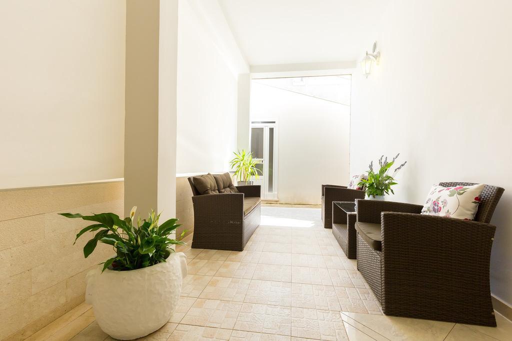 Sunshine Apartment